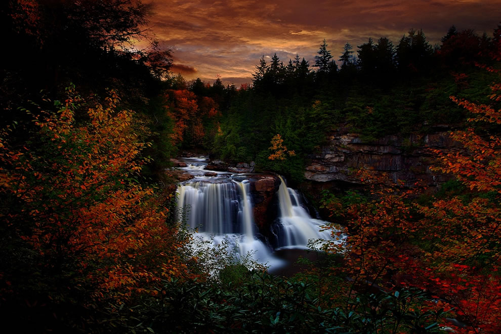 Autumn Waterfall At Sunset - Blackwater Falls State Park - HD Wallpaper 