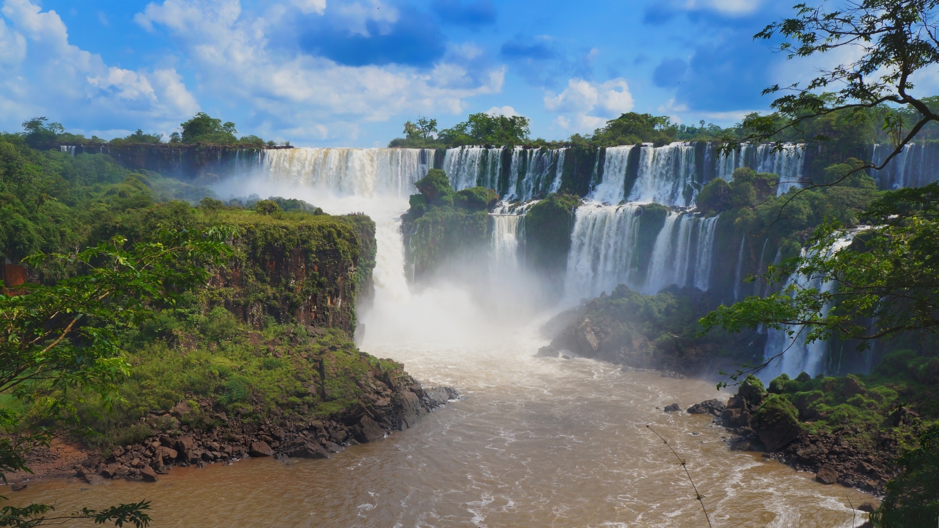 Beautiful Iguazu Falls Wallpaper, Waterfall, Brazil - Iguazu Falls - HD Wallpaper 