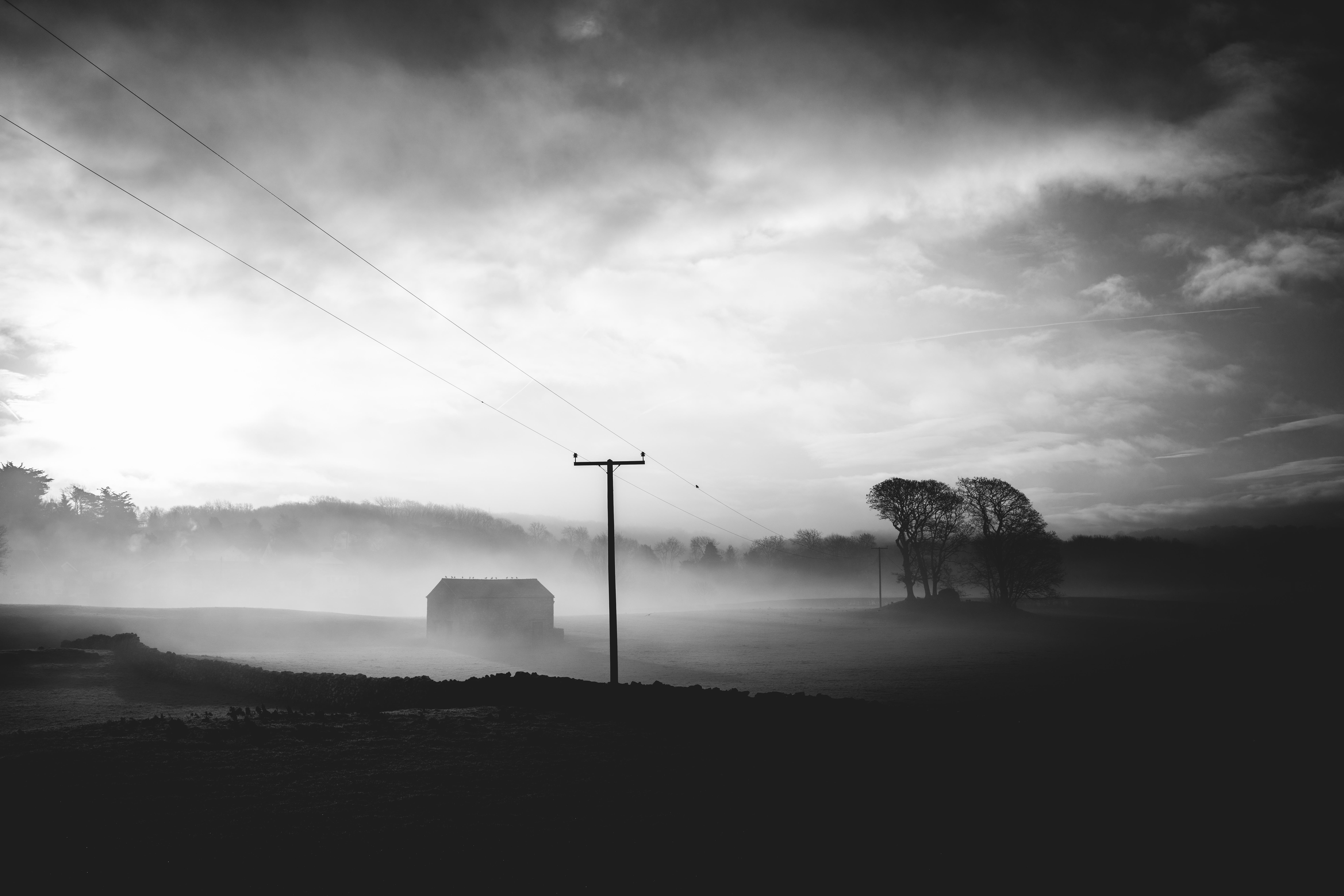 Fog, Dusk, Landscape, Bw, Gloomy - Public Domain Black And White - HD Wallpaper 