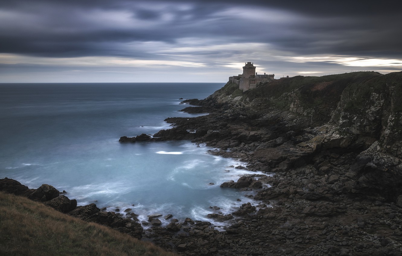 Photo Wallpaper Sea, The Sky, Landscape, Clouds, Stones, - Castle By The Sea Gloomy - HD Wallpaper 
