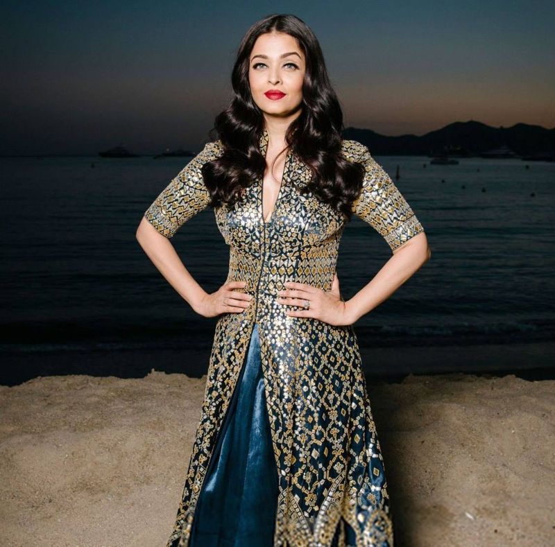 Beautiful Aishwarya Rai Bachchan - HD Wallpaper 