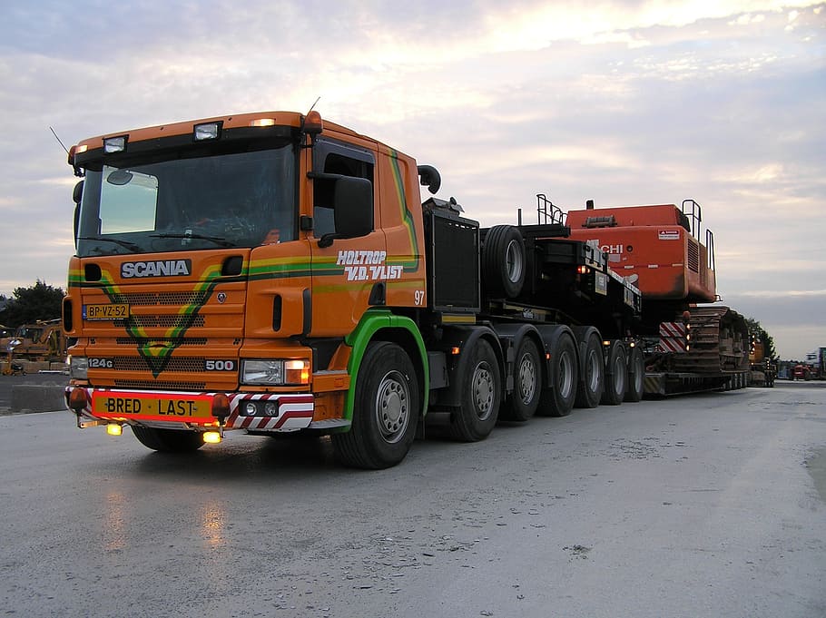 Orange Scania Truck Near Red Heavy Equipment Vehicle, - Heavy Transport Truck - HD Wallpaper 