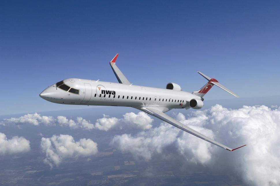 Bombardier Crj 900 Nwa Wallpaper,airplane Hd Wallpaper,aircraft - Crj 900 - HD Wallpaper 