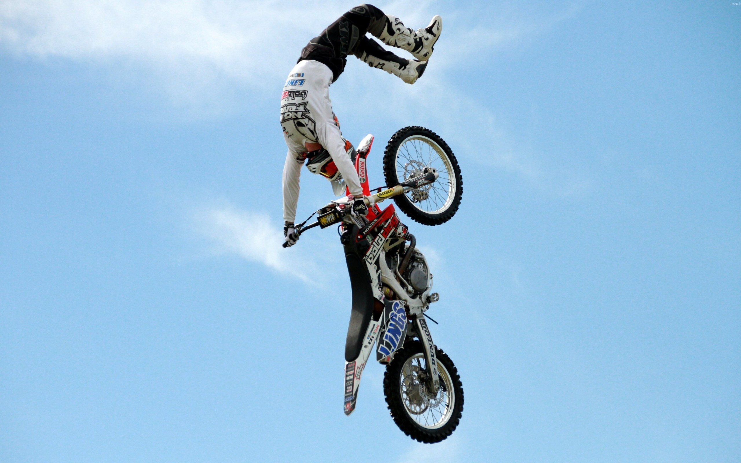 Motocross Fmx Rider Freestyle Maneuver Superman - Fmx Motocross Freestyle - HD Wallpaper 