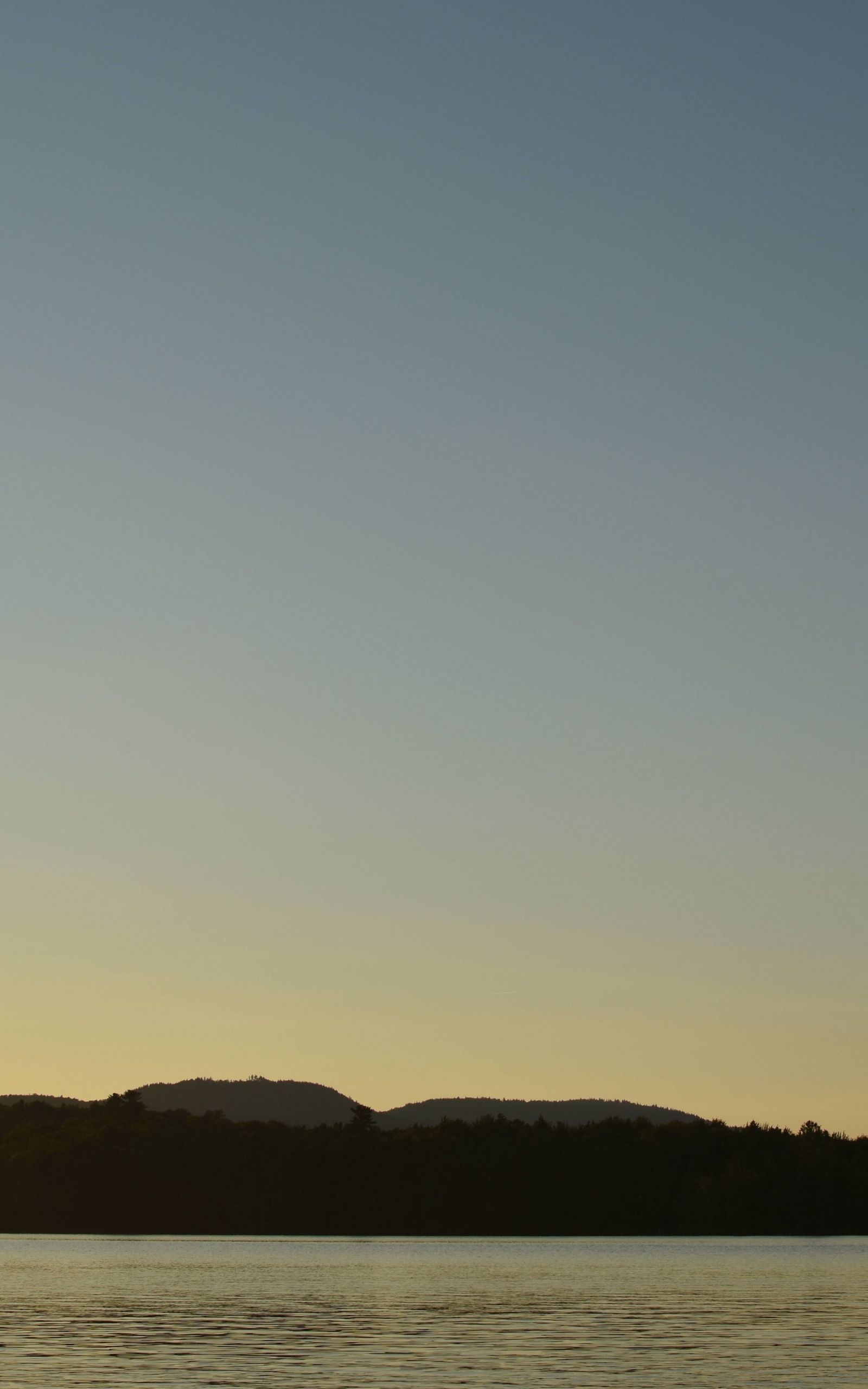 Golden Lake - Sea - HD Wallpaper 