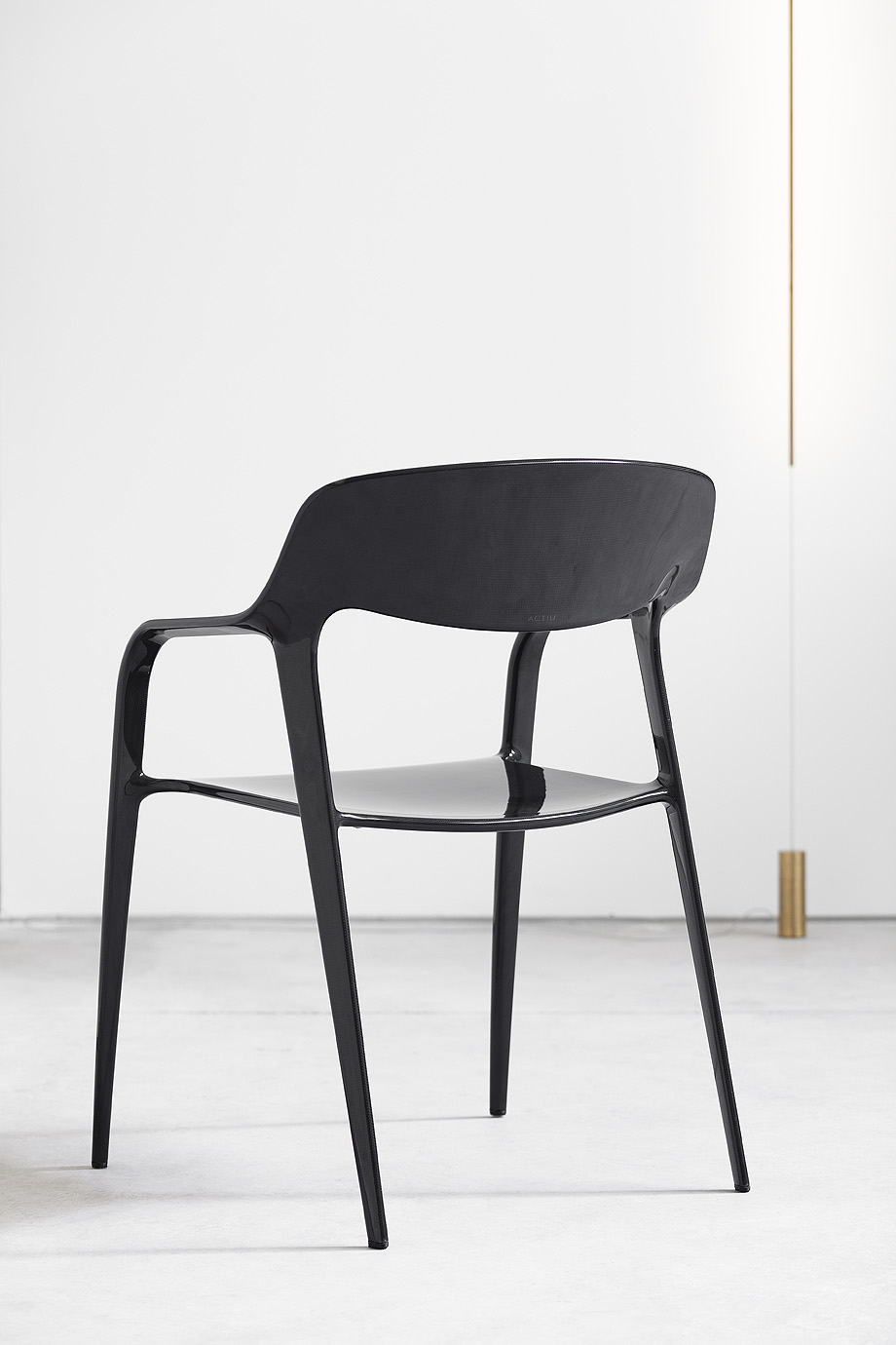 Silla De Fibra De Carbono De Itemdesignworks Y Actiu - Actiu Karbon - HD Wallpaper 