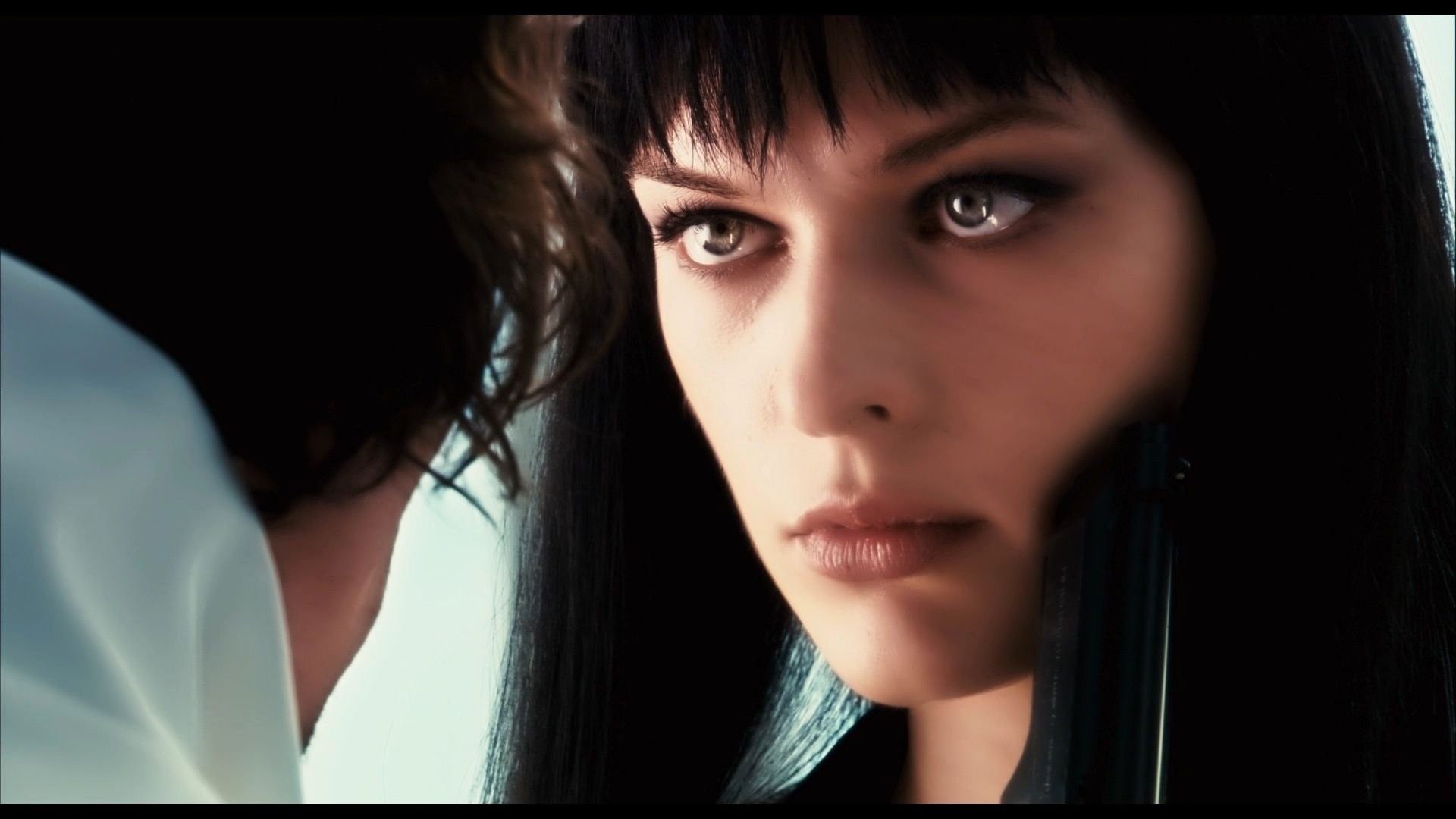 Milla Jovovich Ultraviolet - HD Wallpaper 