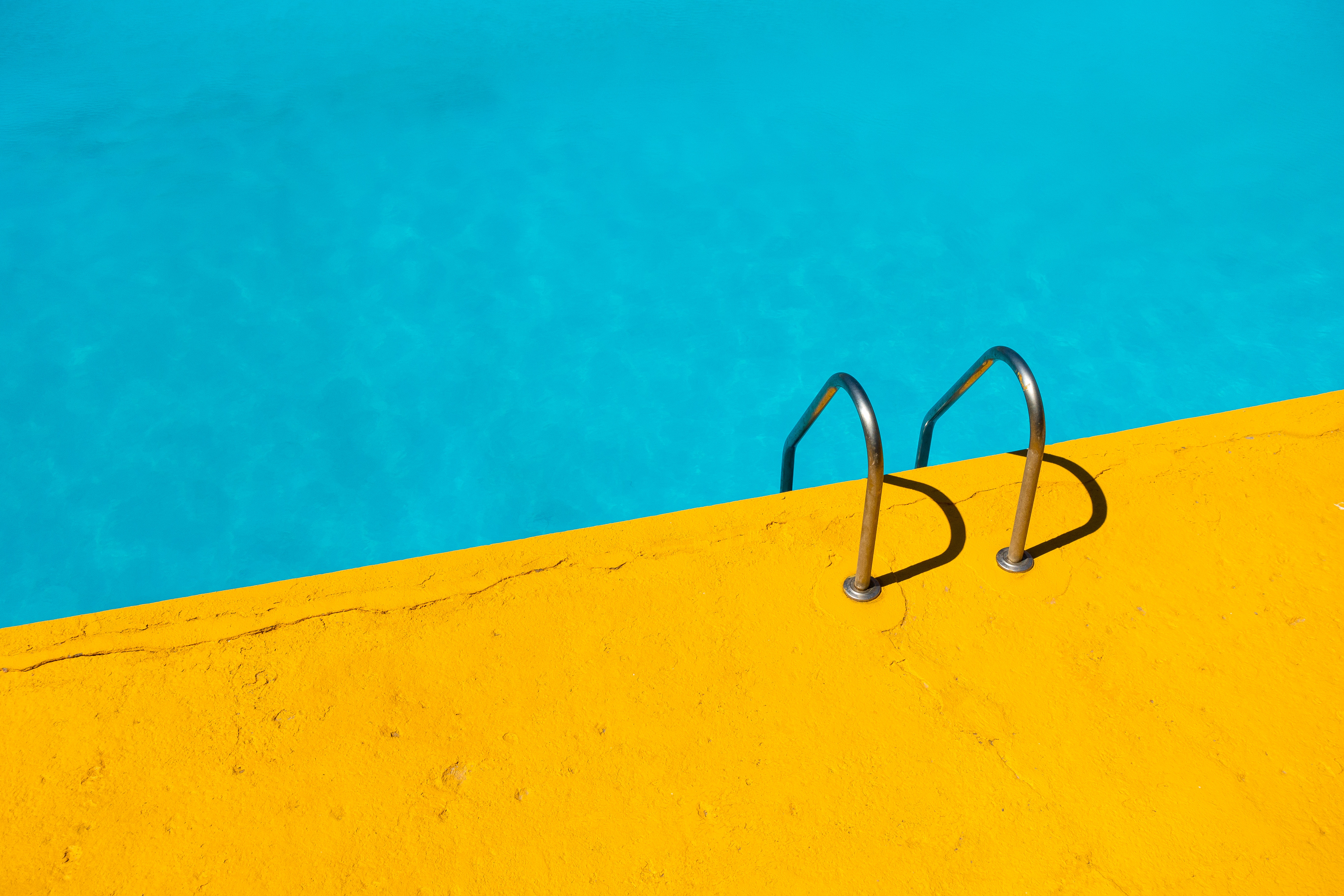 Wallpaper Handrail, Swimming Pool, Water, Minimalism - Swimming Pool Background - HD Wallpaper 