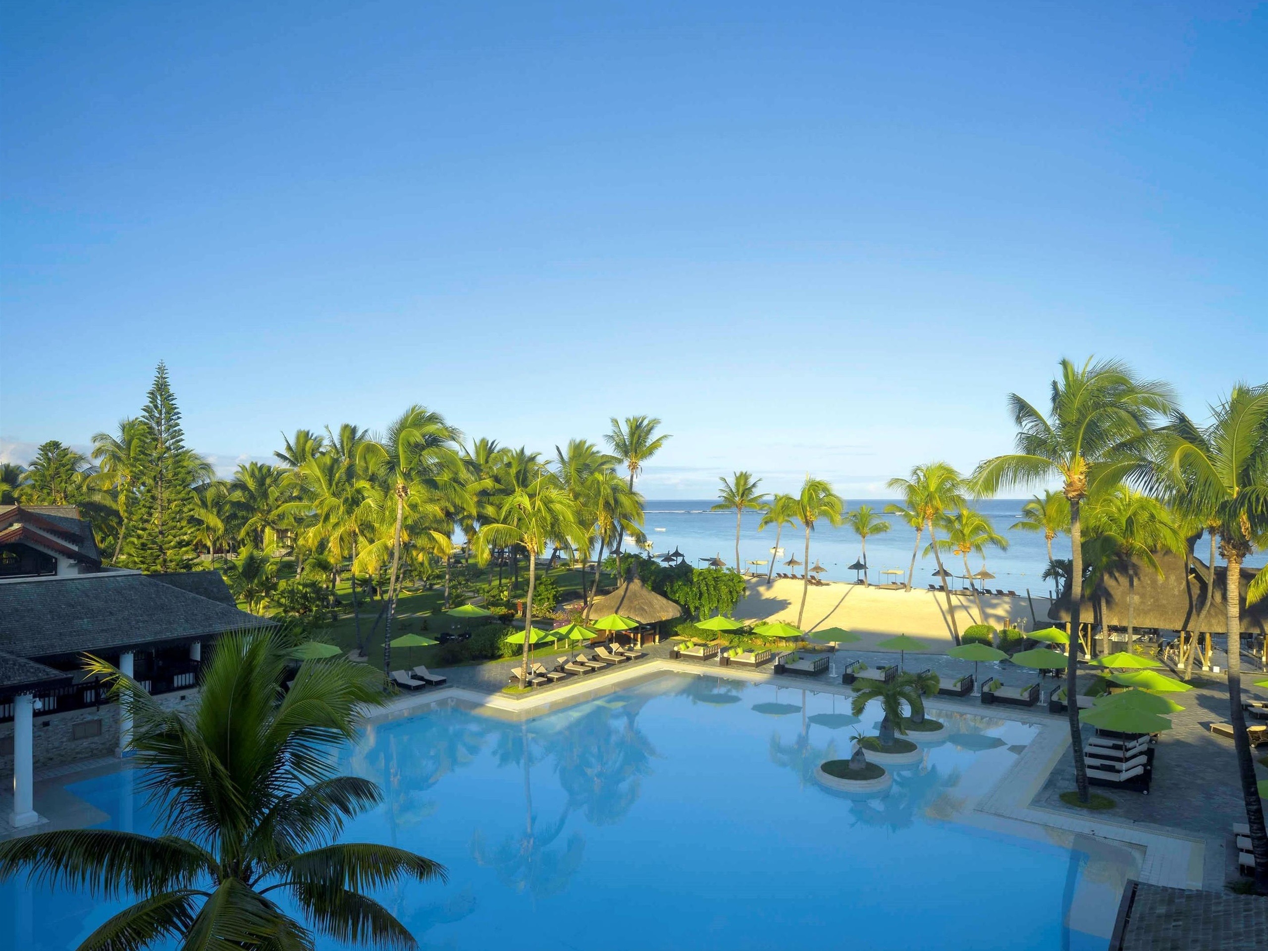 Wallpaper Resort, Sea, Palm Trees, Swim Pool, Mauritius - Hotel Sofitel Mauritius L'impérial Resort & Spa - HD Wallpaper 