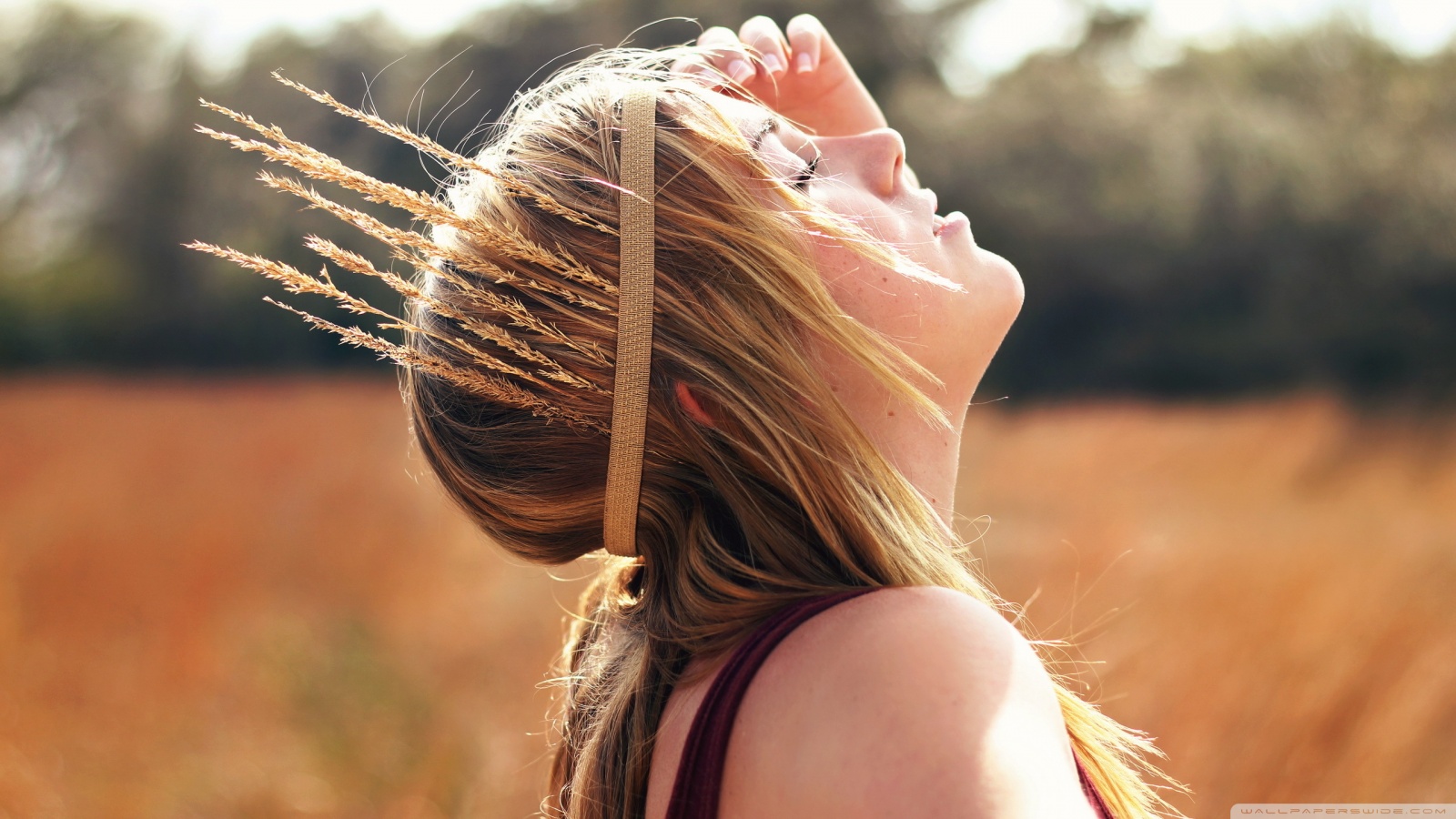 Laura Brehm - HD Wallpaper 