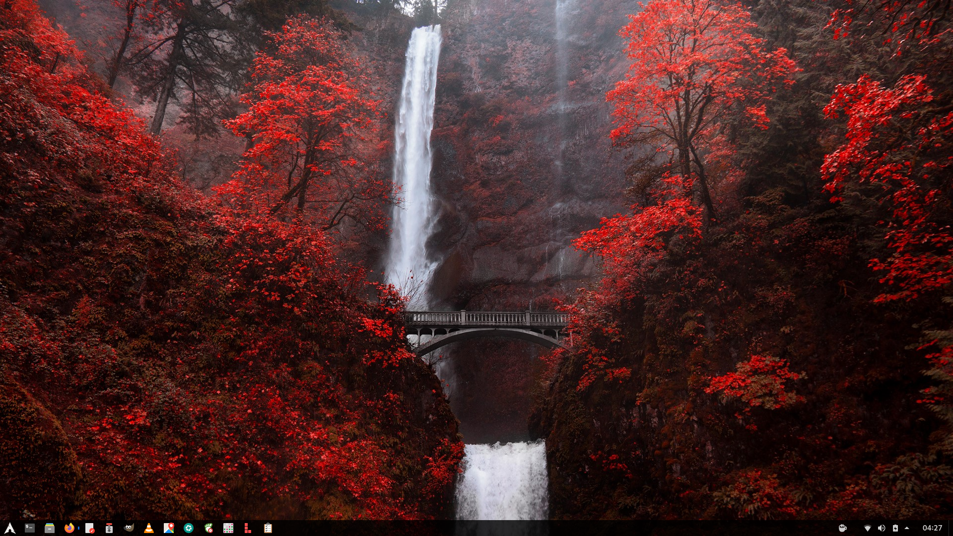 Multnomah Falls In Fall - HD Wallpaper 