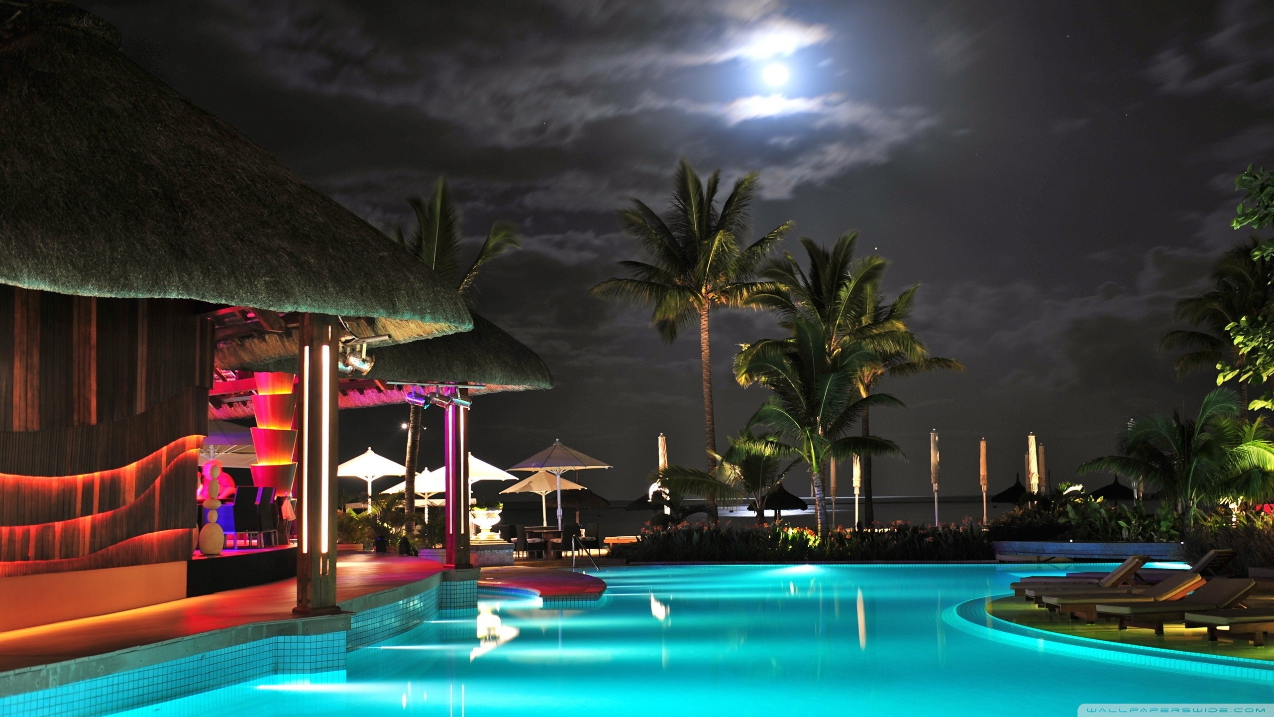 Luxury Pool At Night - HD Wallpaper 