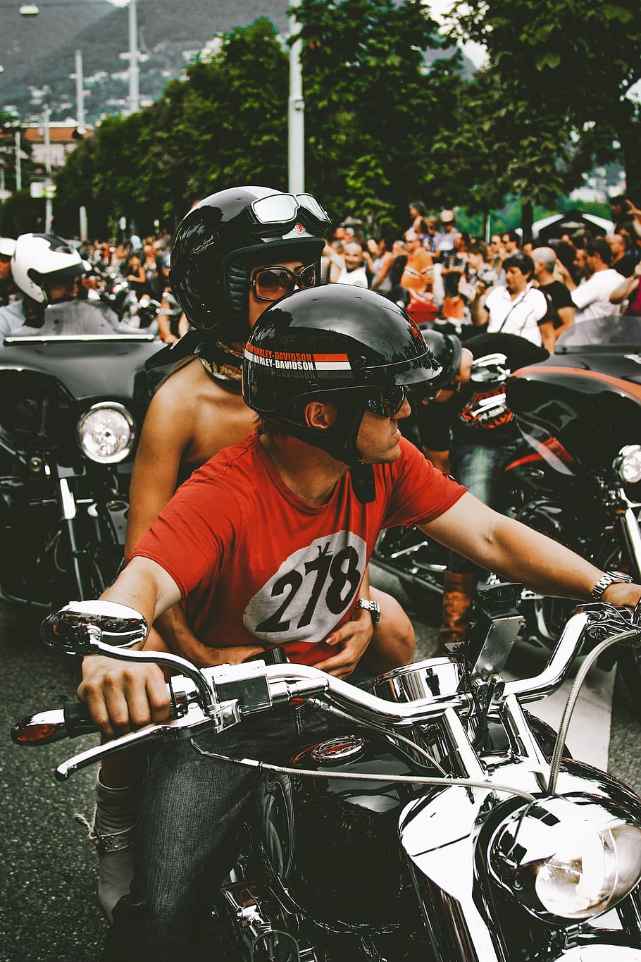 Photo Of People Riding Motorbikes, Asphalt, Audience, - Racing Bicycle - HD Wallpaper 