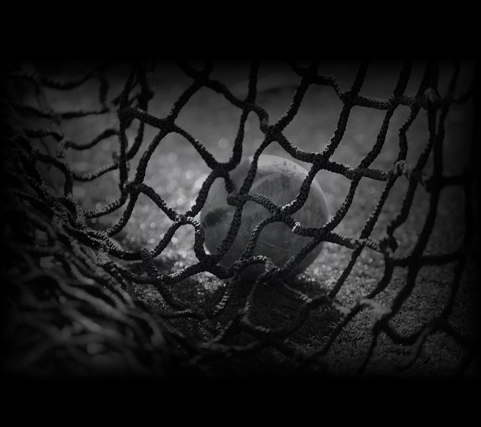 Black And White Photo Of A Lacrosse Ball In A Net - Lacrosse Ball In Net - HD Wallpaper 