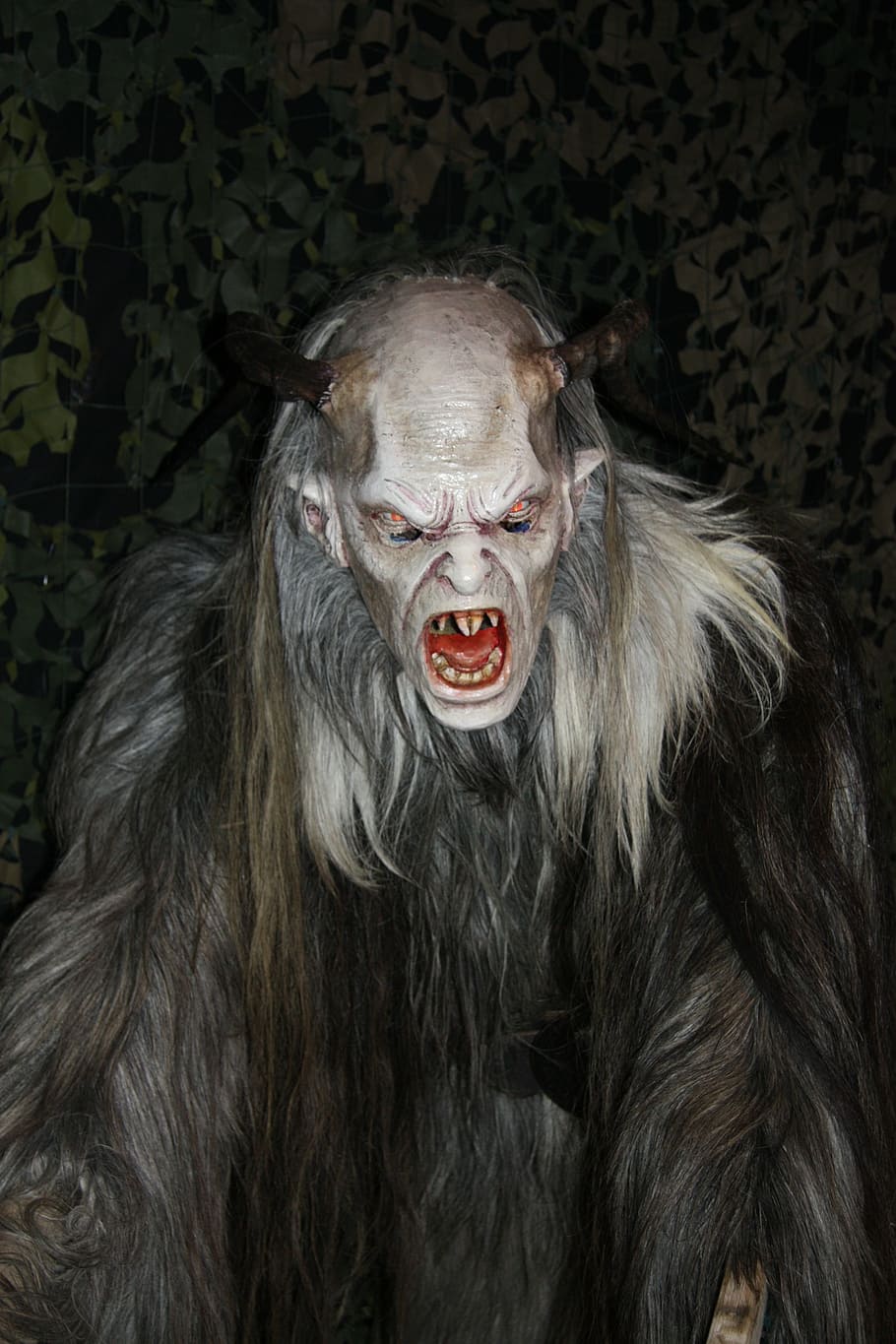 Black, White, And Gray Halloween Costume, Krampus, - Evil Horror - HD Wallpaper 