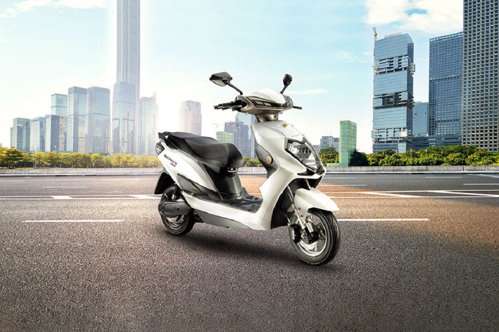 Electric Scooter In Mumbai - HD Wallpaper 