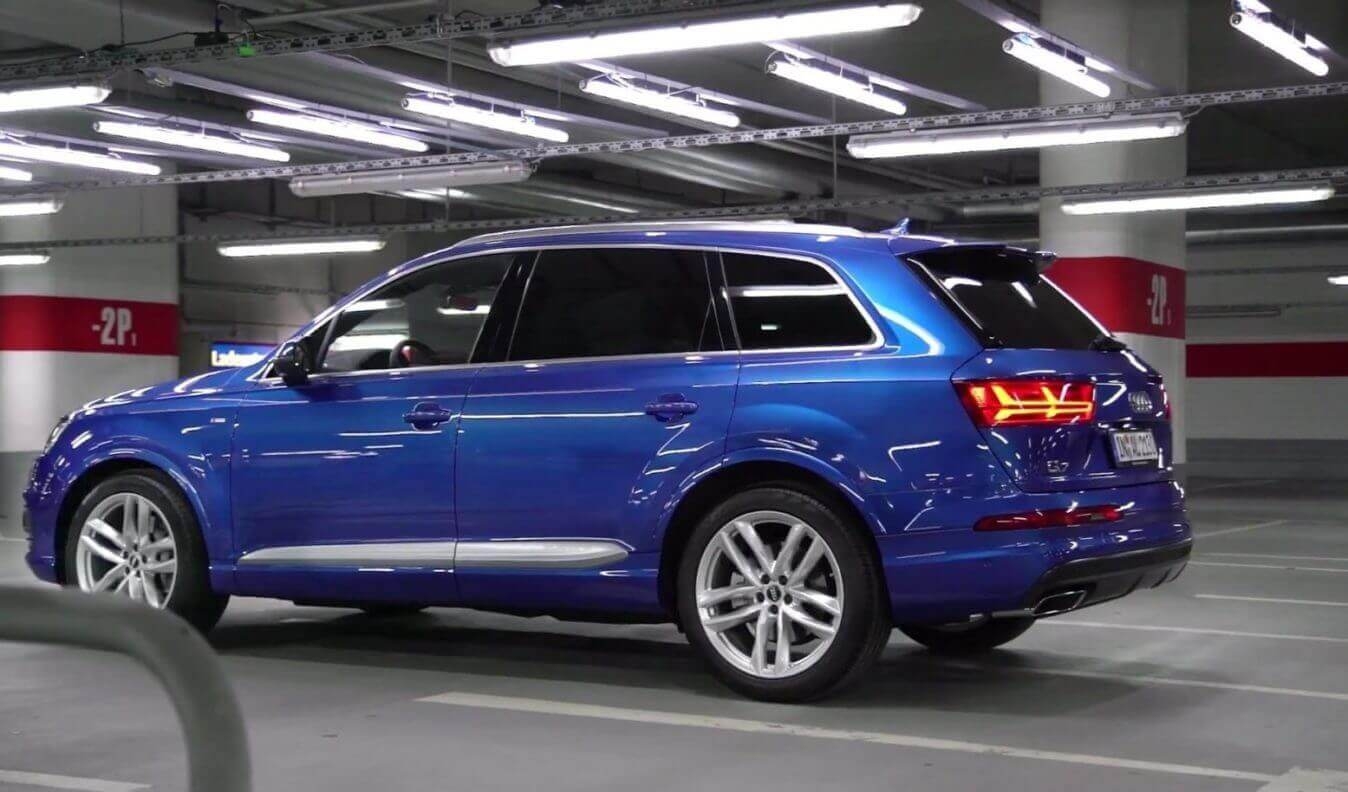 New 2020 Audi Q7 Interior High Resolution Wallpapers - 2019 Audi Q7 Blue - HD Wallpaper 