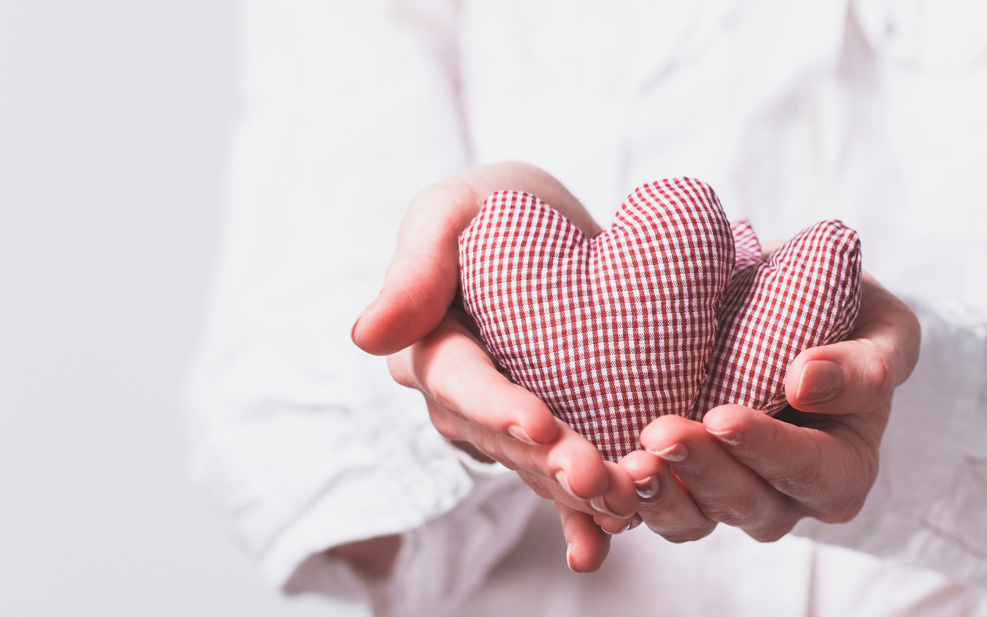 Two Hearts In Your Hands, Love Concepts, Take Care - Peluche De Dos Corazones - HD Wallpaper 