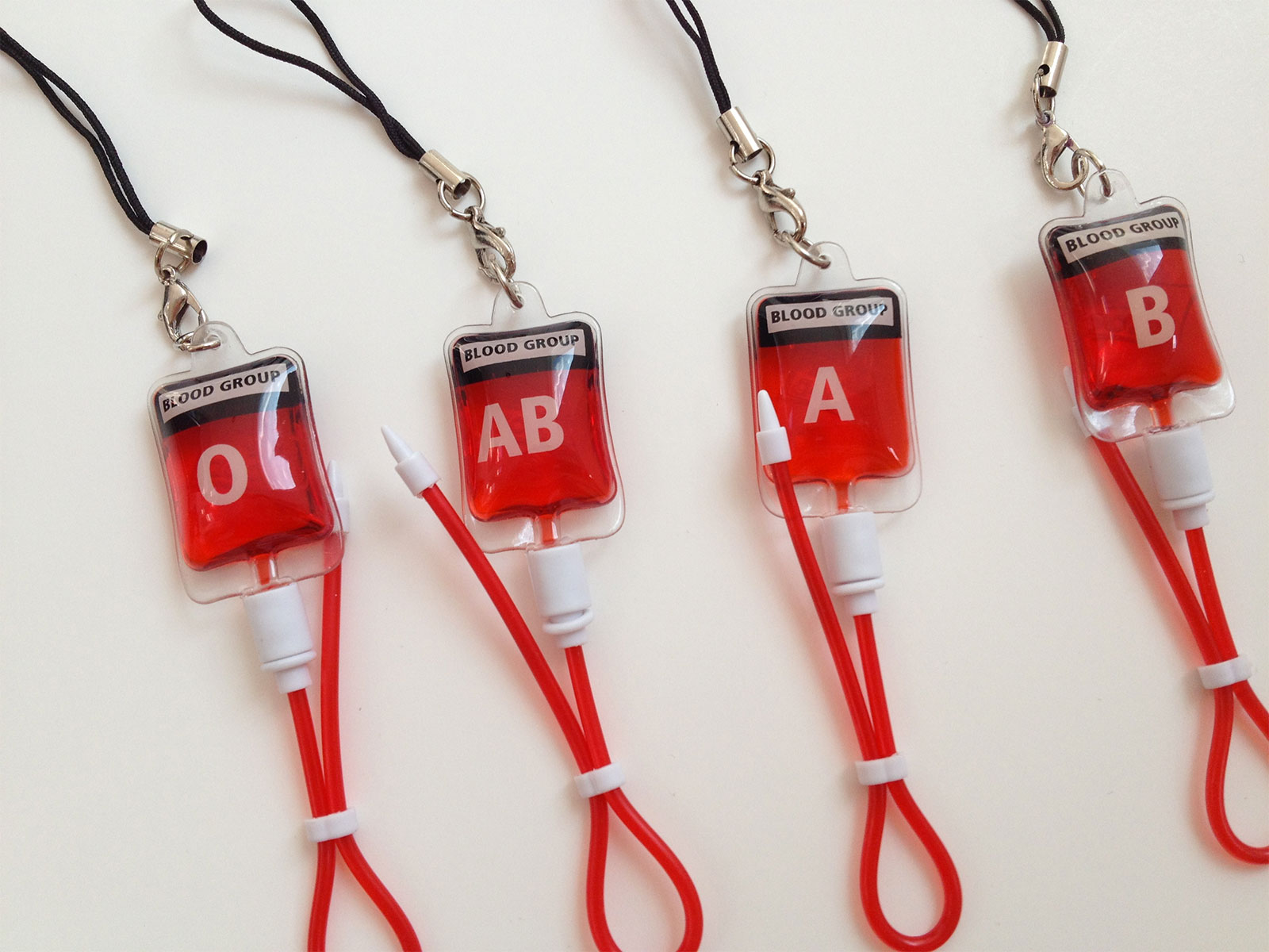 Photo Credit To Gaijinpot - O Negative Blood Type Jewelry - HD Wallpaper 