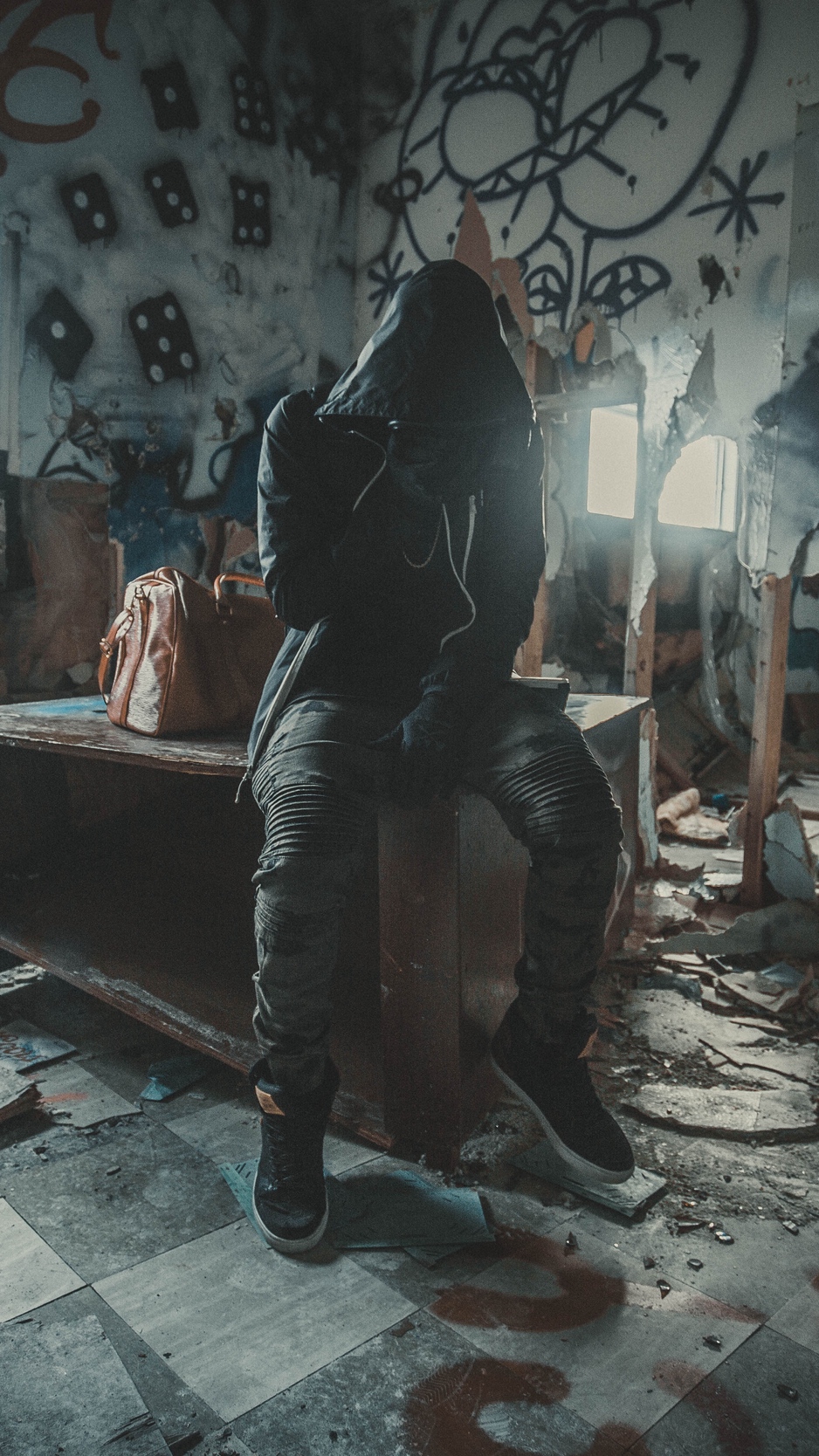 Wallpaper Man, Hood, Ruins, Room, Graffiti - Iphone 7 Graffiti Wallpaper Hd - HD Wallpaper 