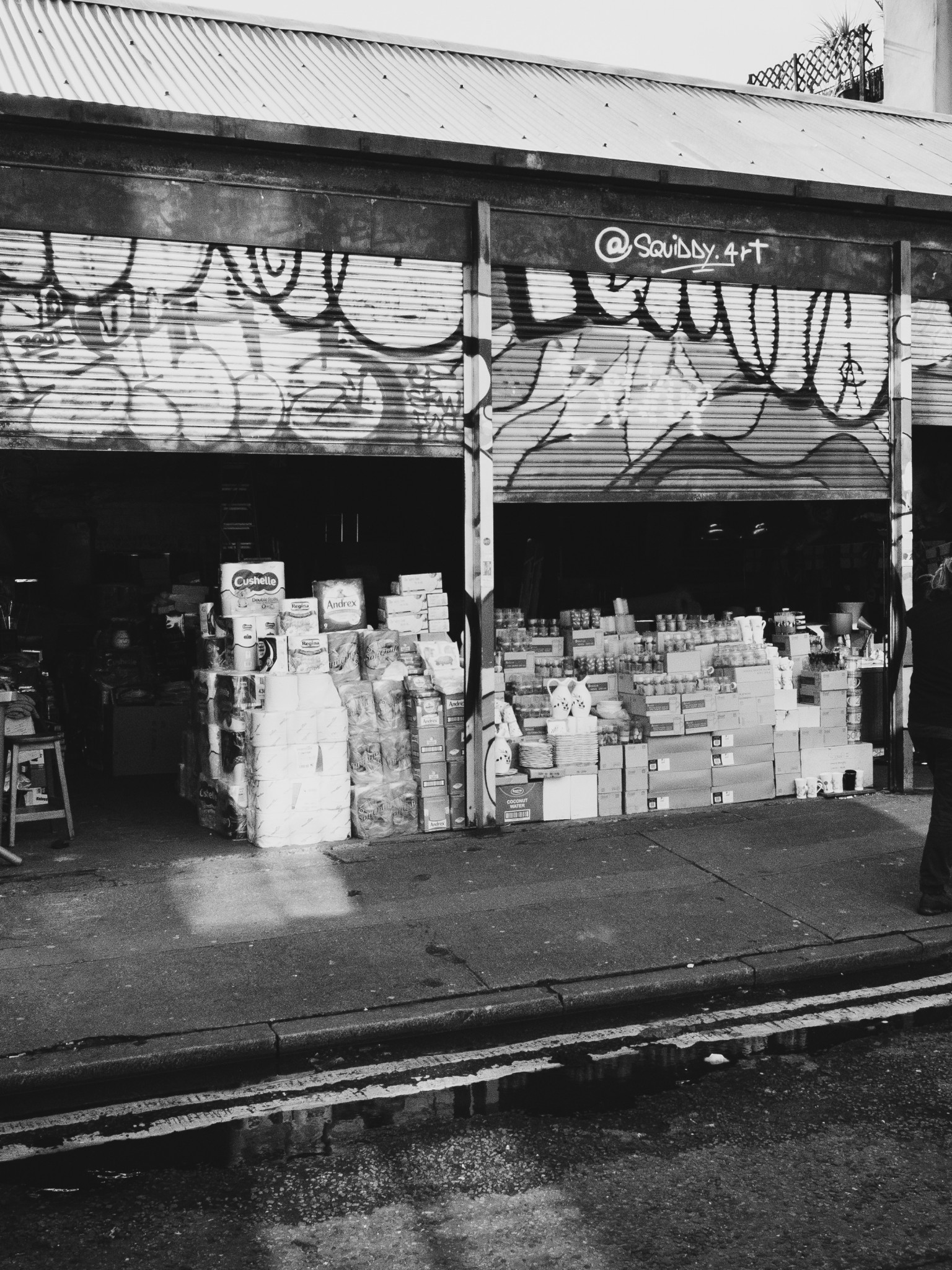 Graffiti, Wall, Street Arts, Monochrome - HD Wallpaper 