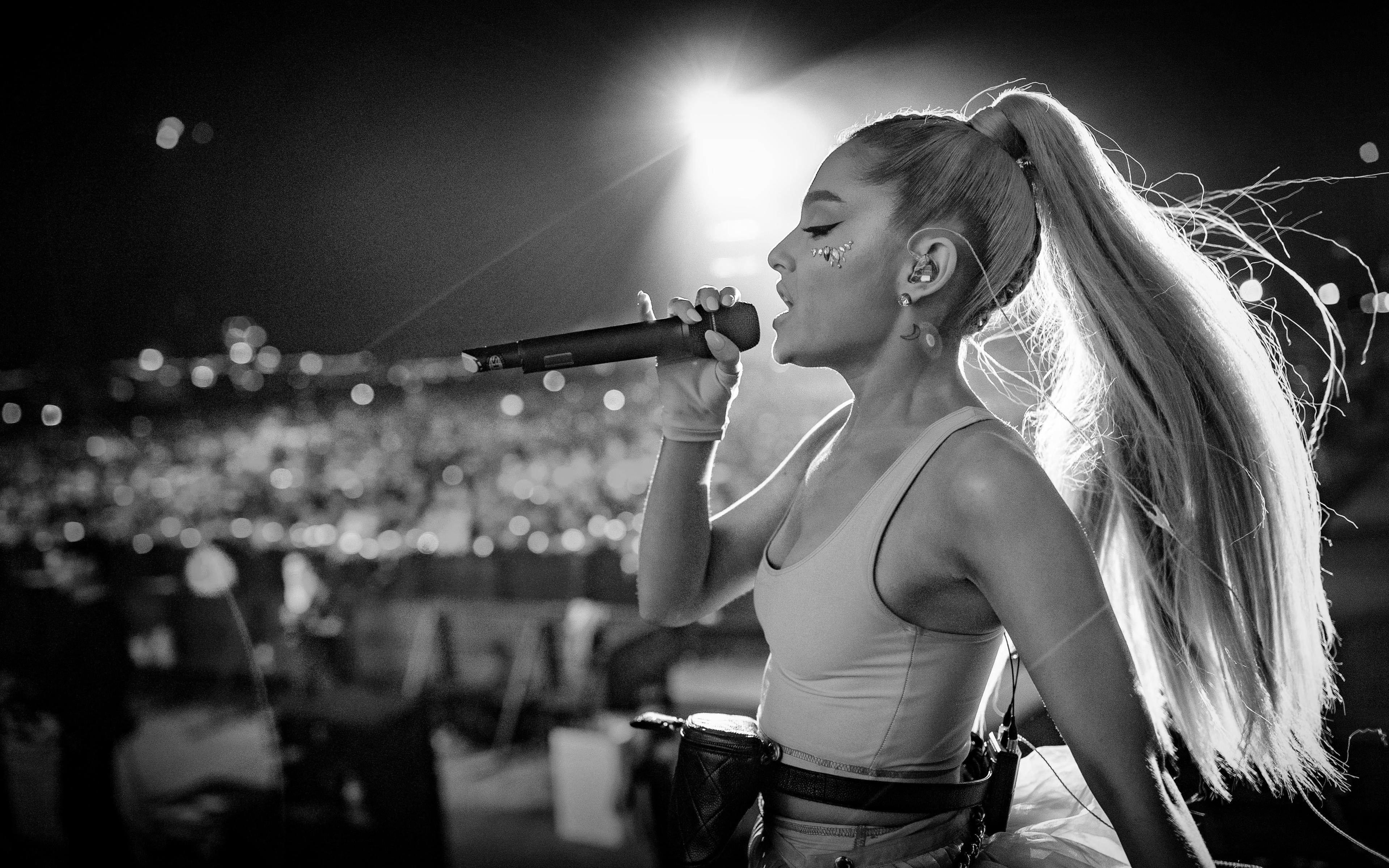 4k, Ariana Grande, Monochrome, Hollywood, Stage, Superstars, - Ariana Grande 2018 Coachella - HD Wallpaper 