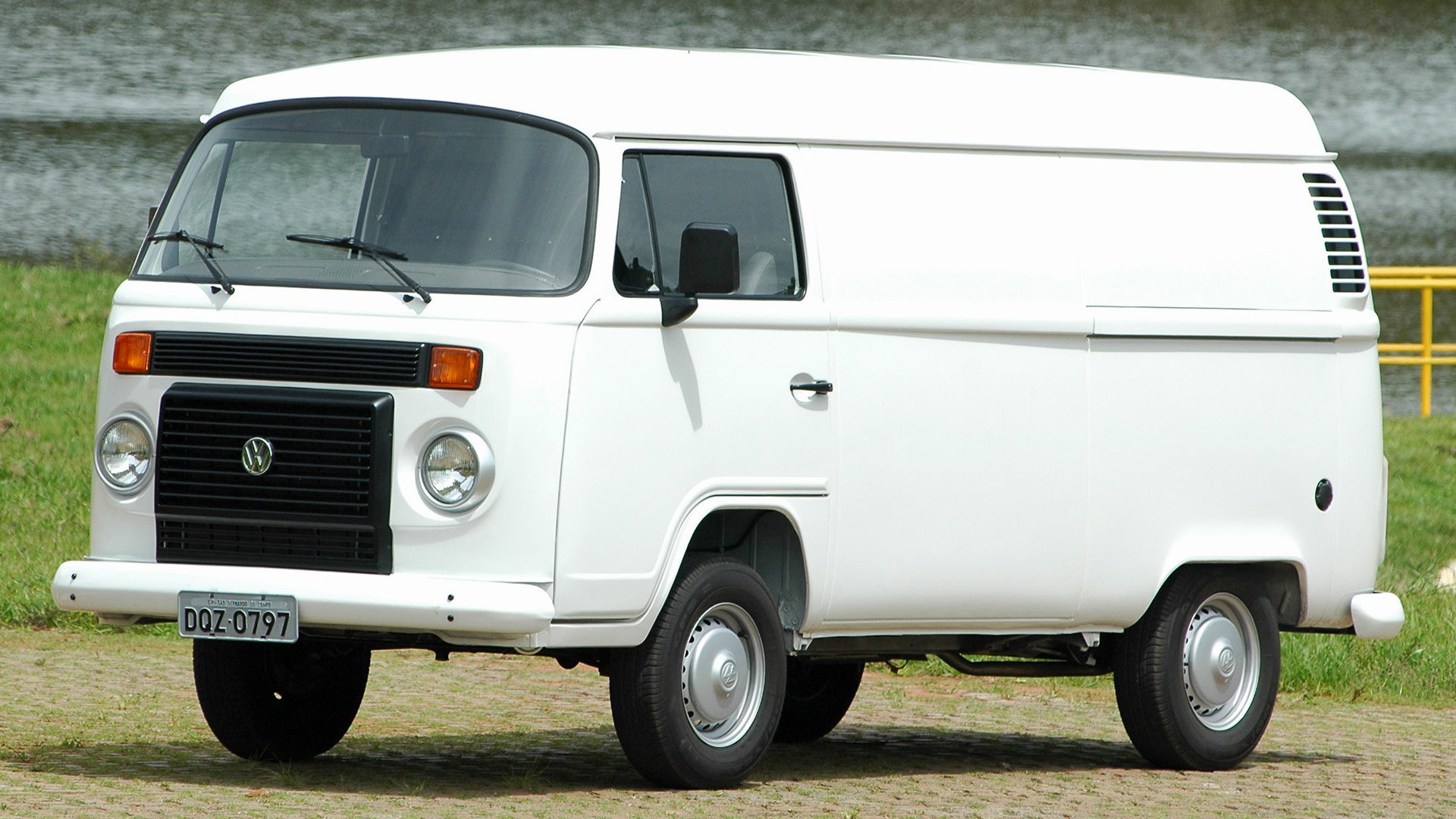 Kombi Furgão 2006 - HD Wallpaper 