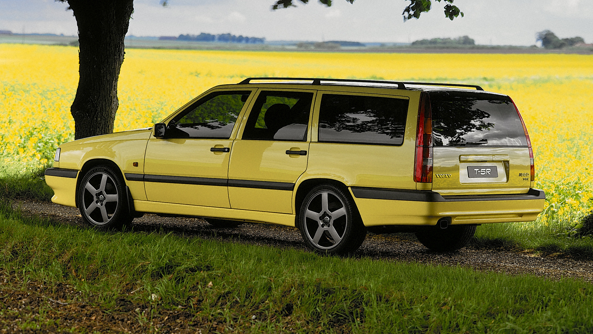 Volvo 850r Wagon Yellow - HD Wallpaper 