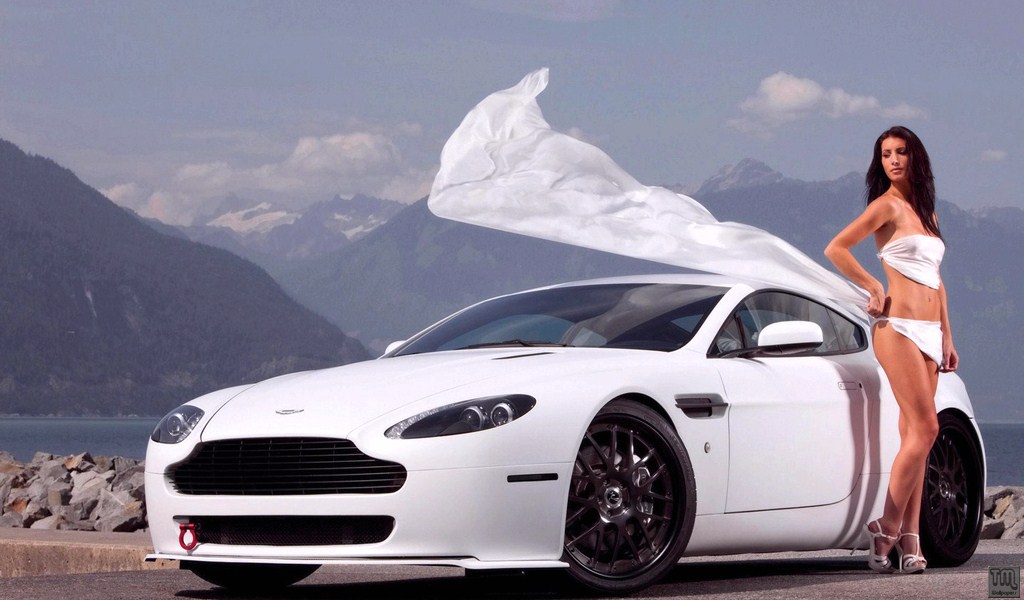 Aston Martin Vantage Girl - HD Wallpaper 