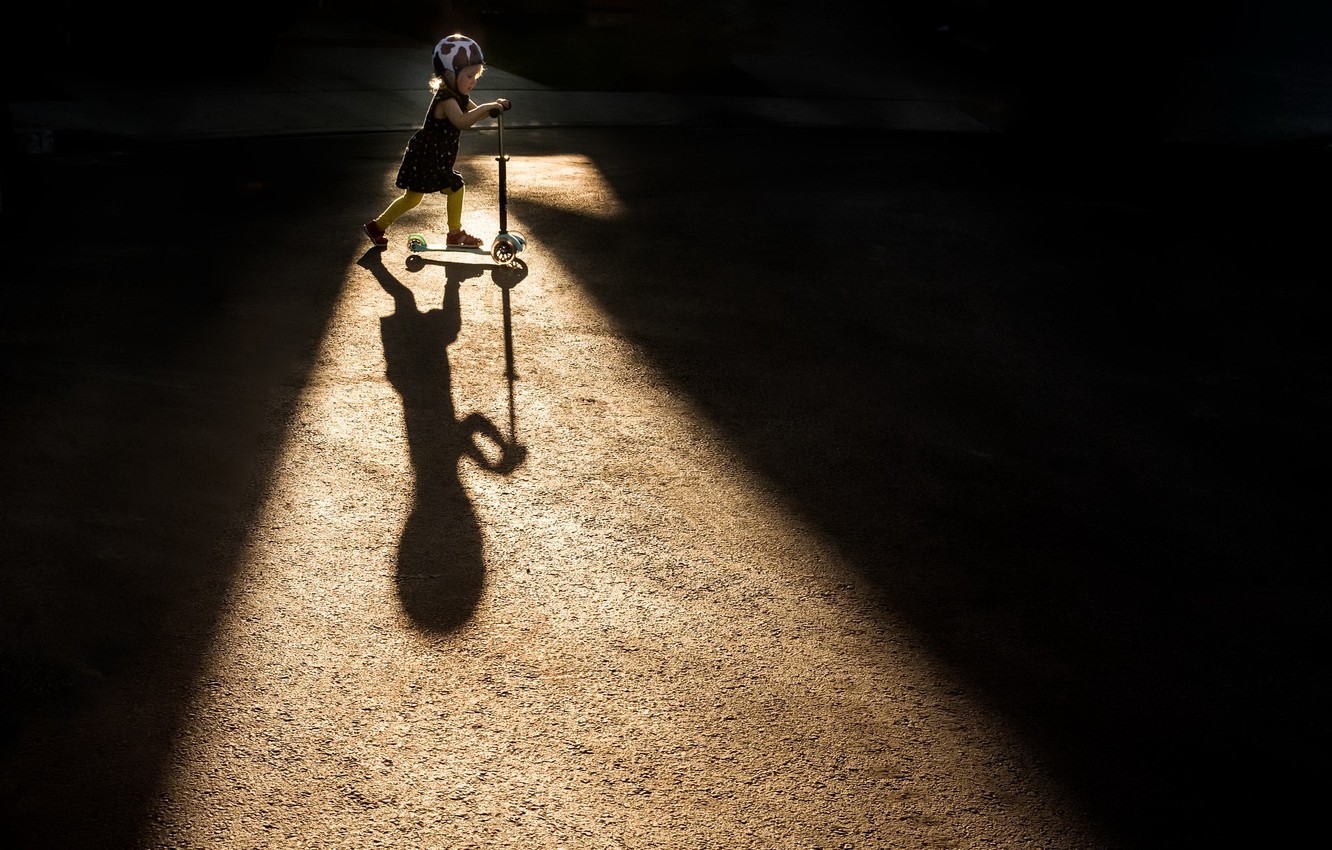 Photo Wallpaper Light, Shadow, Girl, Scooter - Самокат Обои - HD Wallpaper 