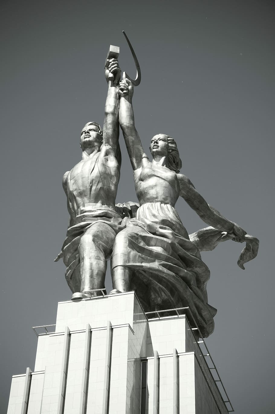 Worker And Kolkhoz Woman, Monument, Moscow, Soviet - Russian Statue - HD Wallpaper 
