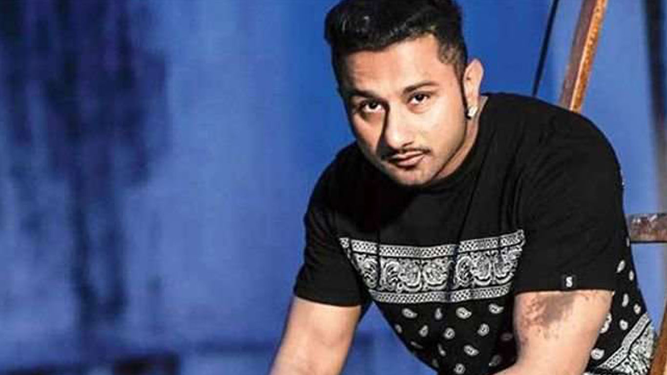 Yo Yo Honey Singh Biography - Honey Singh And Raftaar - HD Wallpaper 