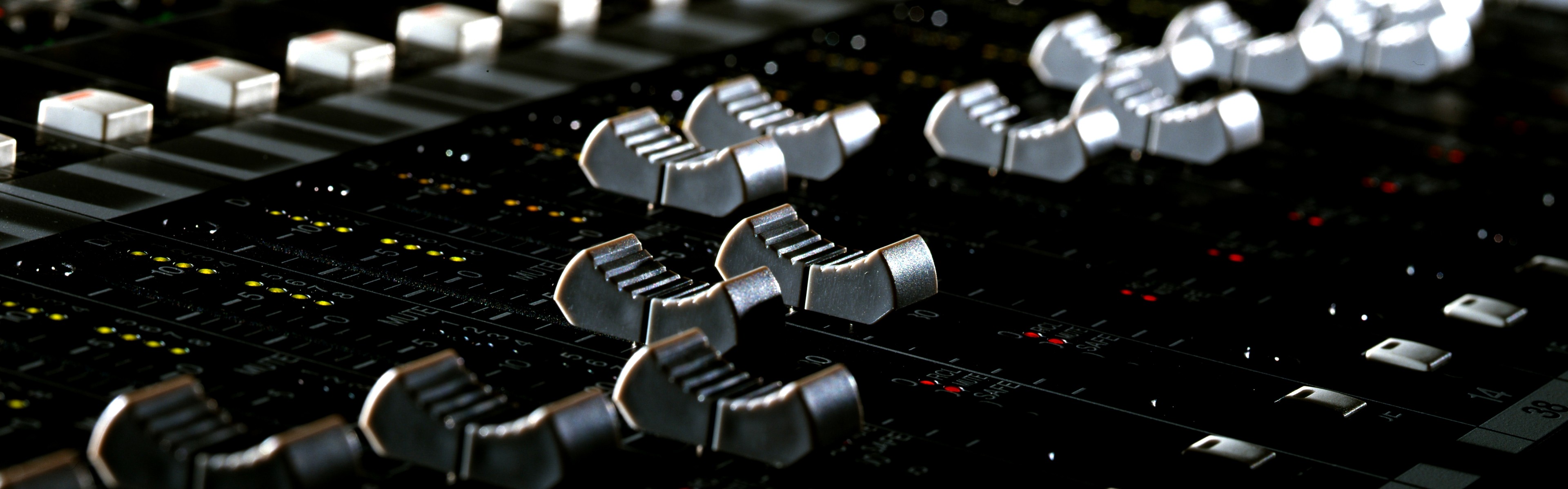 Dj Mixer - 3840x1200 Wallpaper Dj Mixer - 3840x1200 Wallpaper