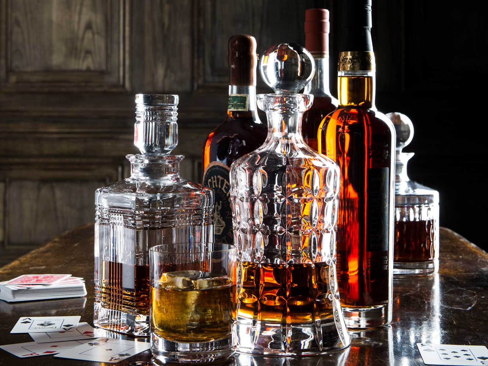 Fancy Alcohol Bottles 1600x10 Wallpaper Teahub Io