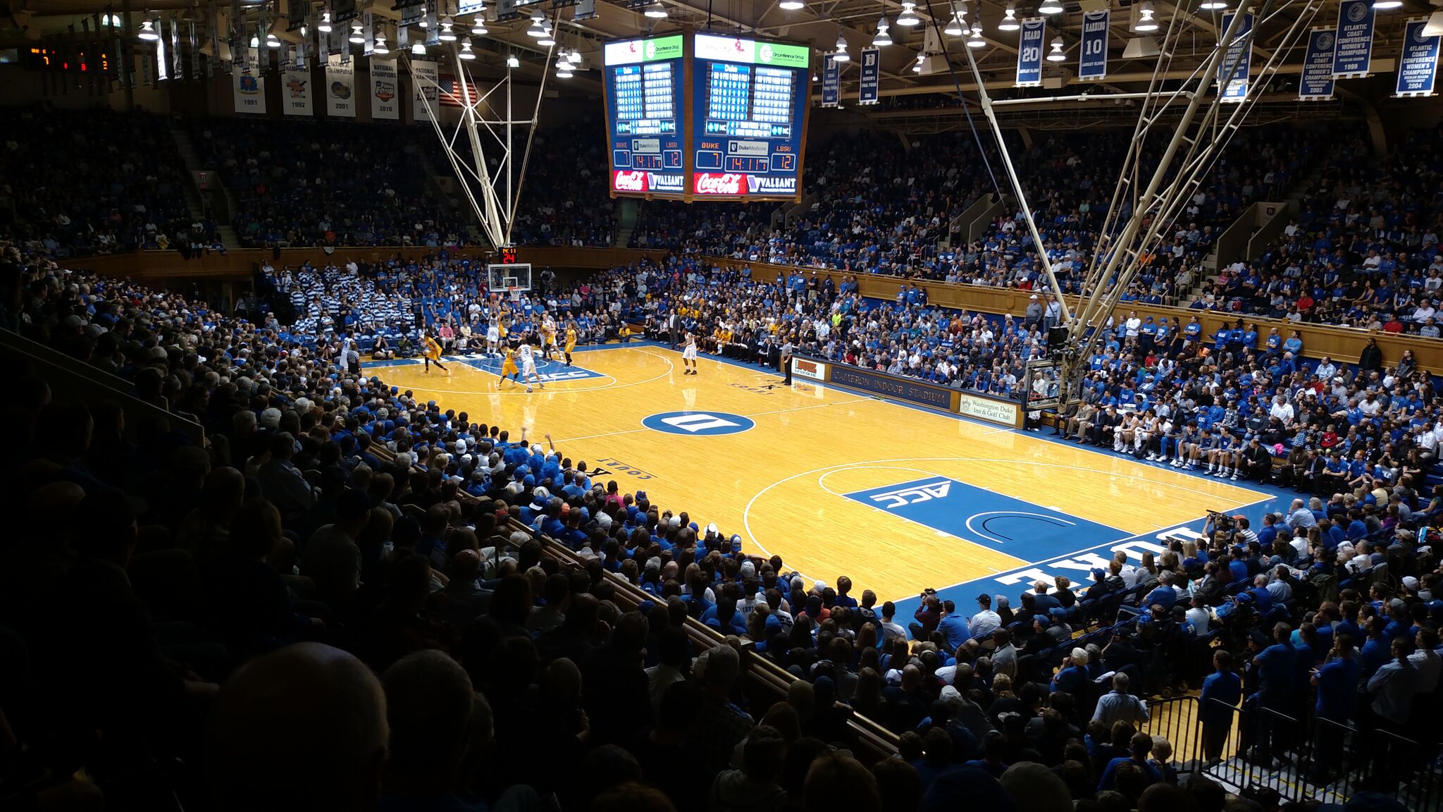 Cameron Indoor Stadium Full Court - Cameron Indoor Stadium 2018 - HD Wallpaper 