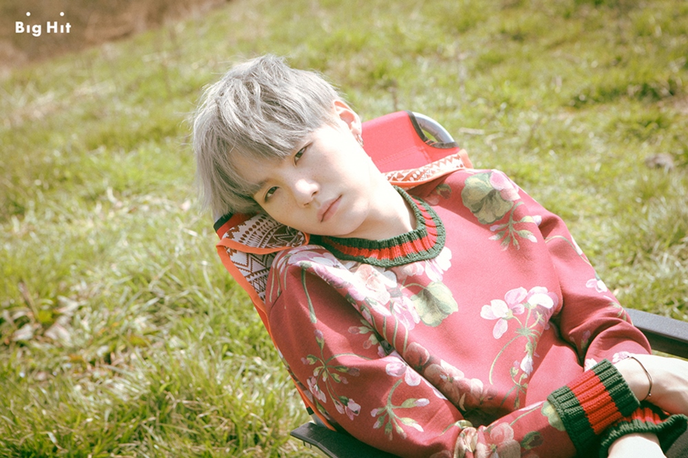 Suga Young Forever Photoshoot - HD Wallpaper 