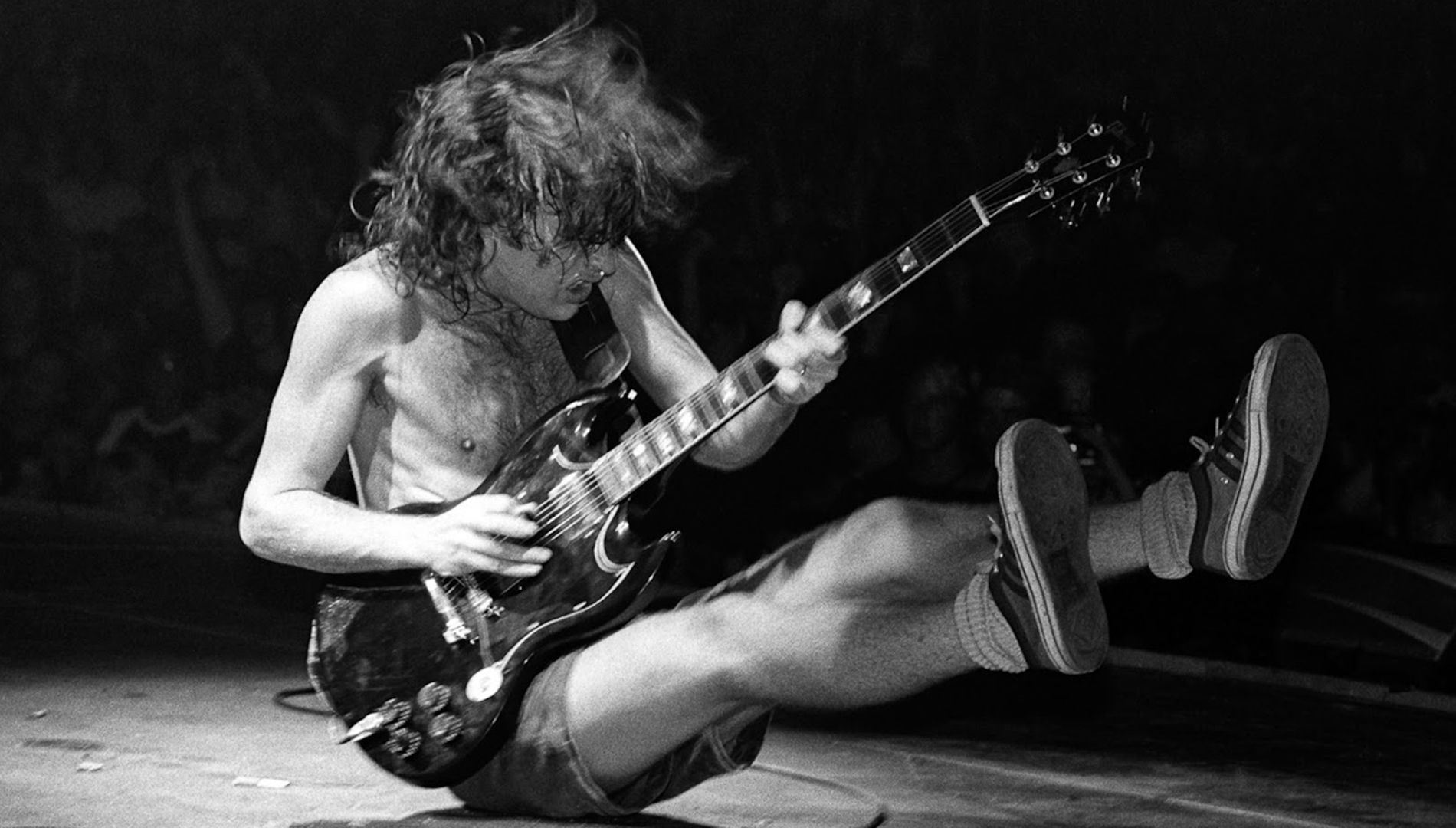 Ac Dc Live Angus Young - HD Wallpaper 