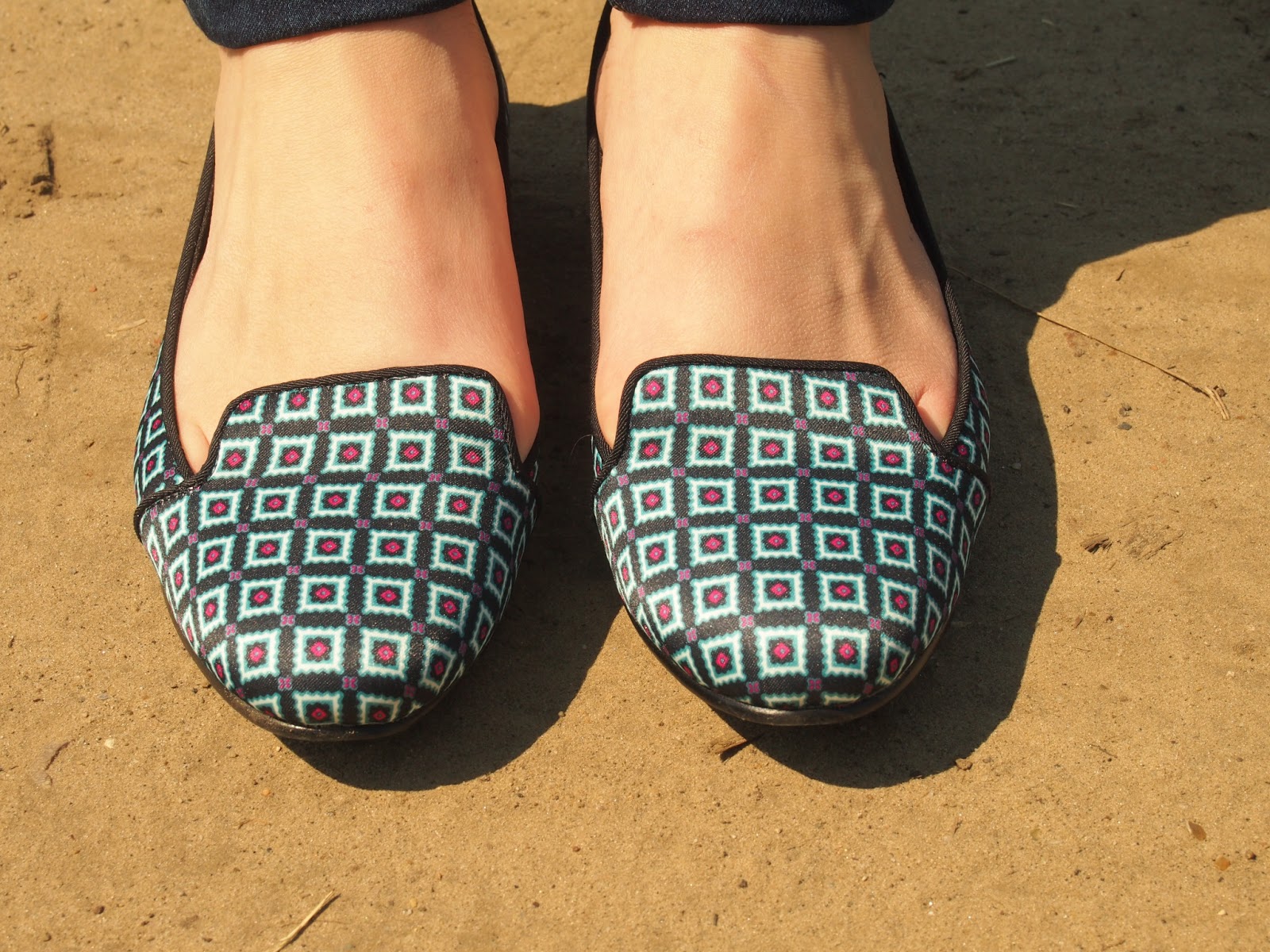 Slip-on Shoe - HD Wallpaper 