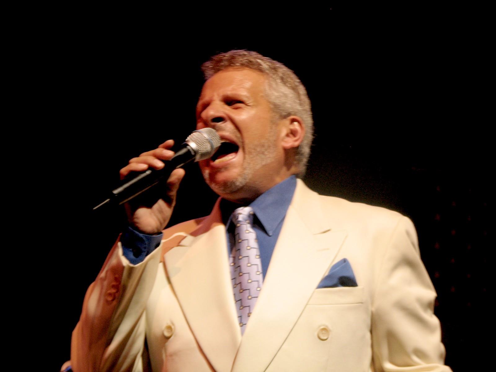 Johnny Maestro - HD Wallpaper 