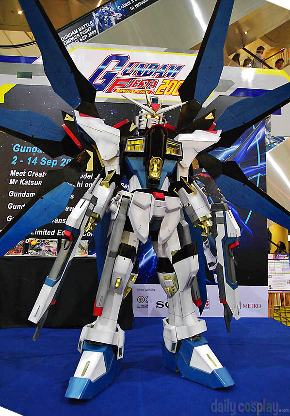 Zgmf-x20a Strike Freedom Gundam From Mobile Suit Gundam - Gundam Freedom Cosplay - HD Wallpaper 
