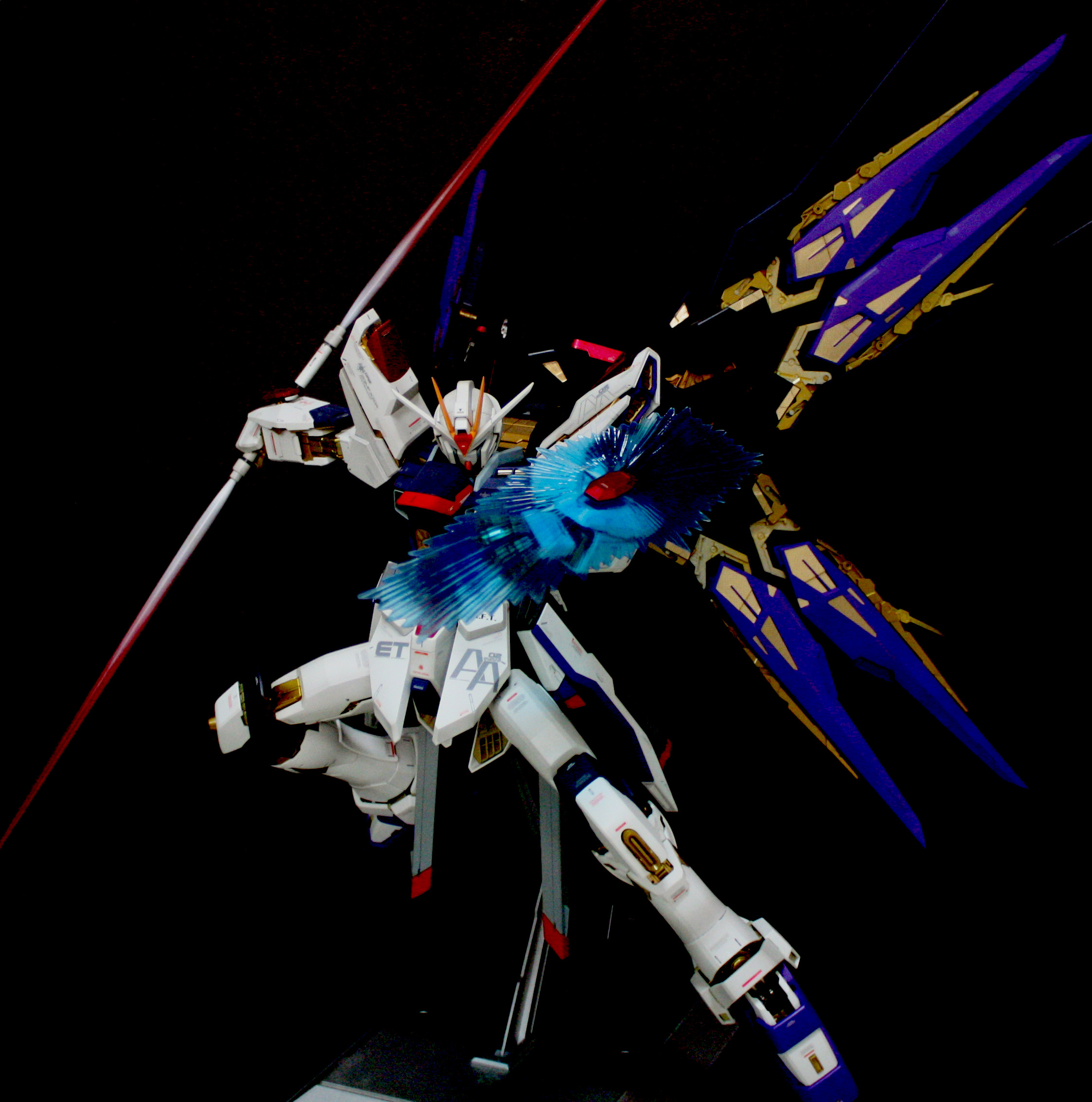 1 60 Perfect Grade Strike Freedom Gundam - HD Wallpaper 