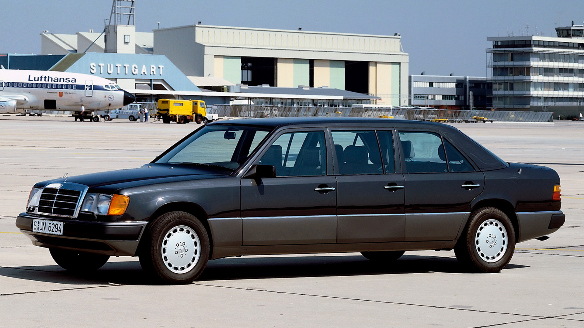 Mercedes Benz W124 6 Door - HD Wallpaper 