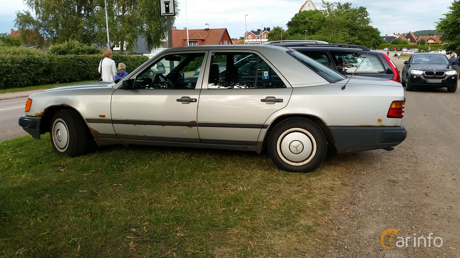 Mercedes 200 E 1989 - HD Wallpaper 