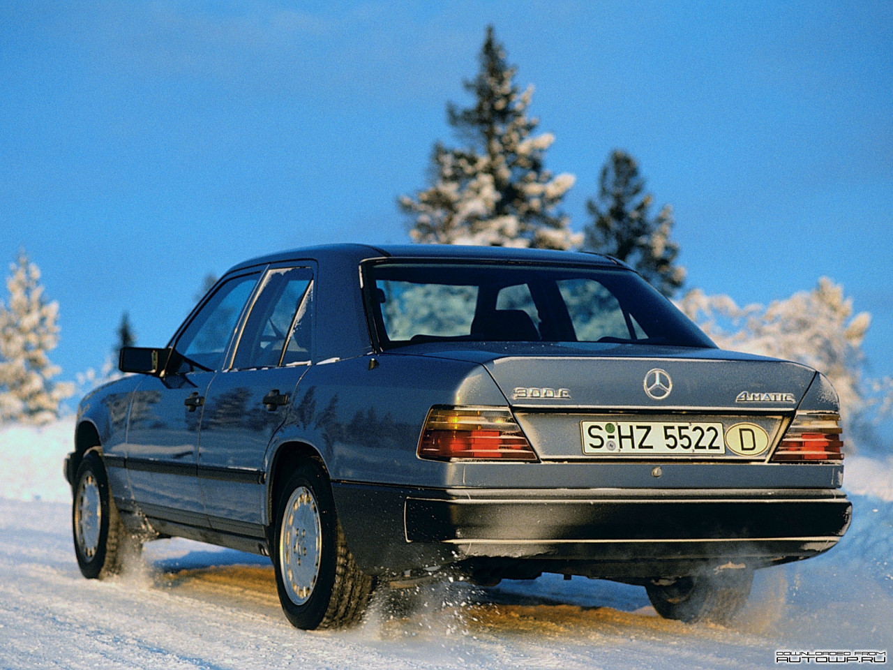 20++ Mercedes Benz 300e W124 Background Wallpaper full HD