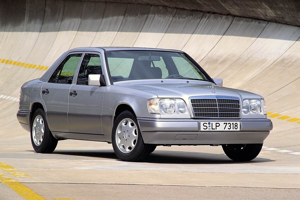 Mercedes E Class 1995 - HD Wallpaper 