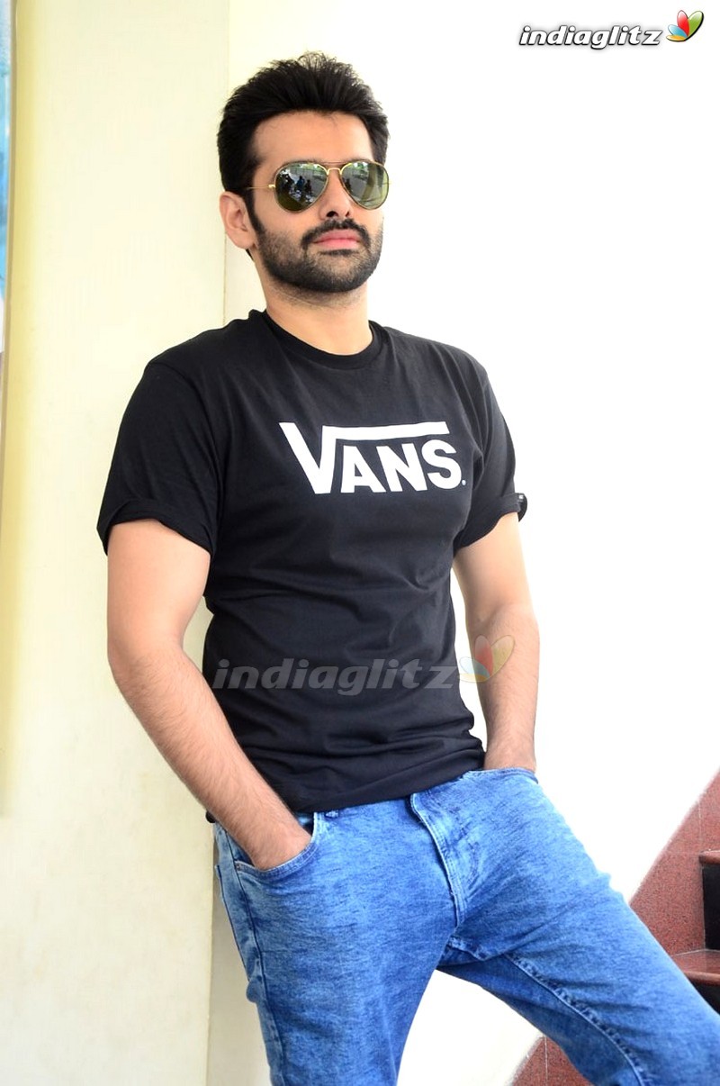 Ram - Ram Pothineni - HD Wallpaper 