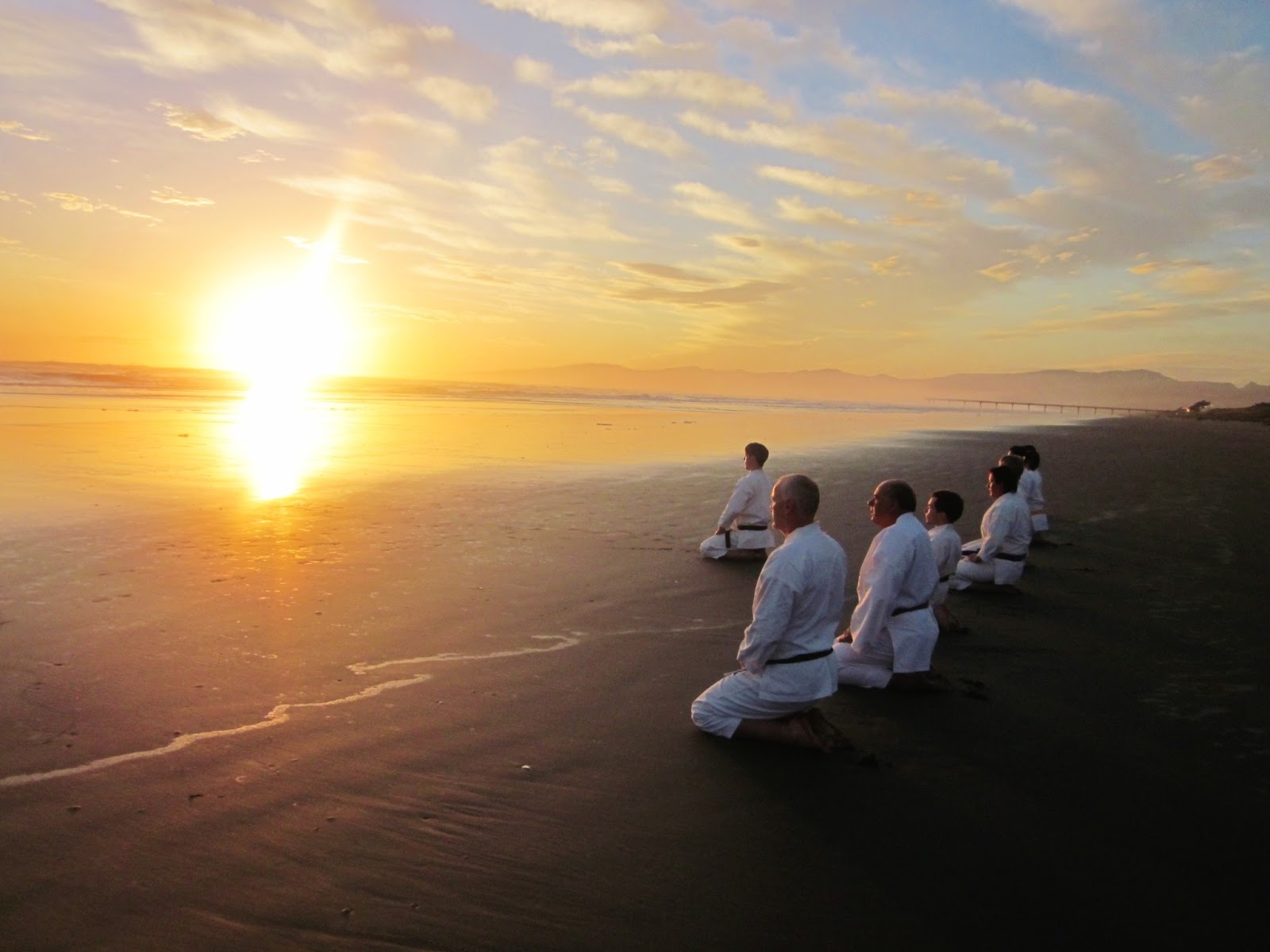 Meditation , Philosophie Und Ethik Sind Wichtige Bestandteile - Karate Japan - HD Wallpaper 