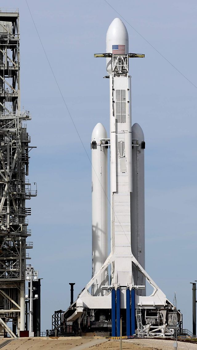 Falcon Heavy, Space X, Launching - Cape Canaveral Launch Platform - HD Wallpaper 