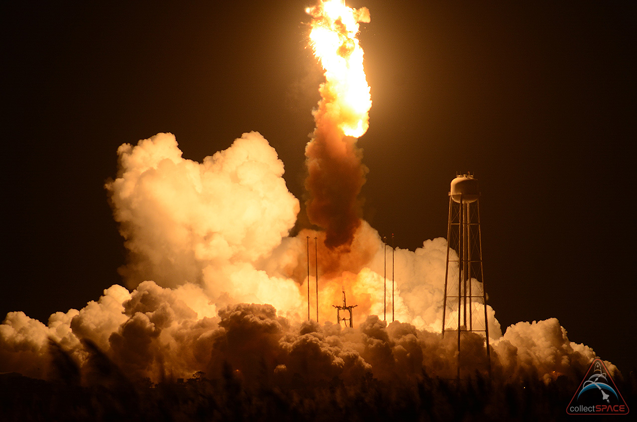 The Orbital Sciences Antares Rocket, Just After Liftoff - Rocket Exploding - HD Wallpaper 