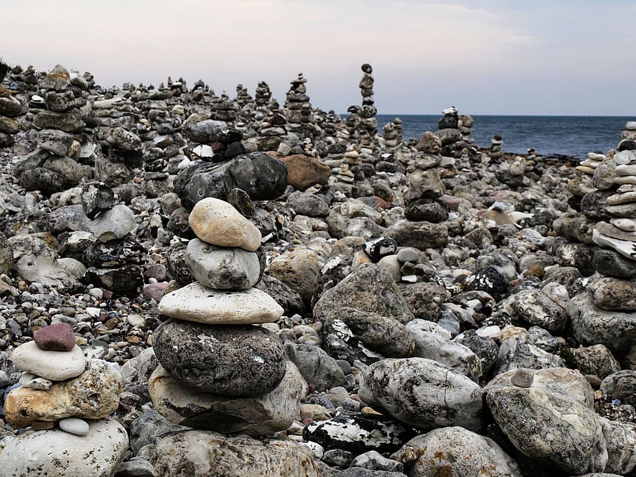 Pebble Beach, Sea, Stones, Pyramid, Tower, Rock - Pebble - HD Wallpaper 